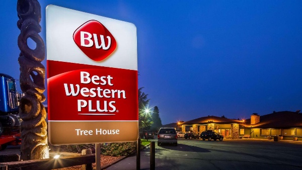 Best Western Plus Tree House image 1